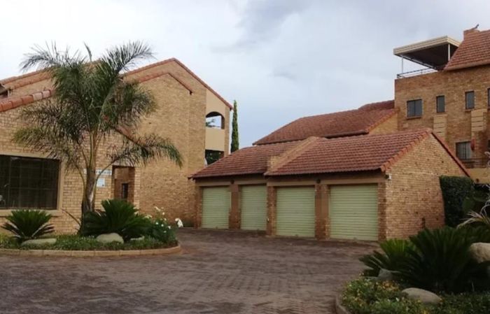 Property #2158158, Apartment Pending Sale in Eco Park