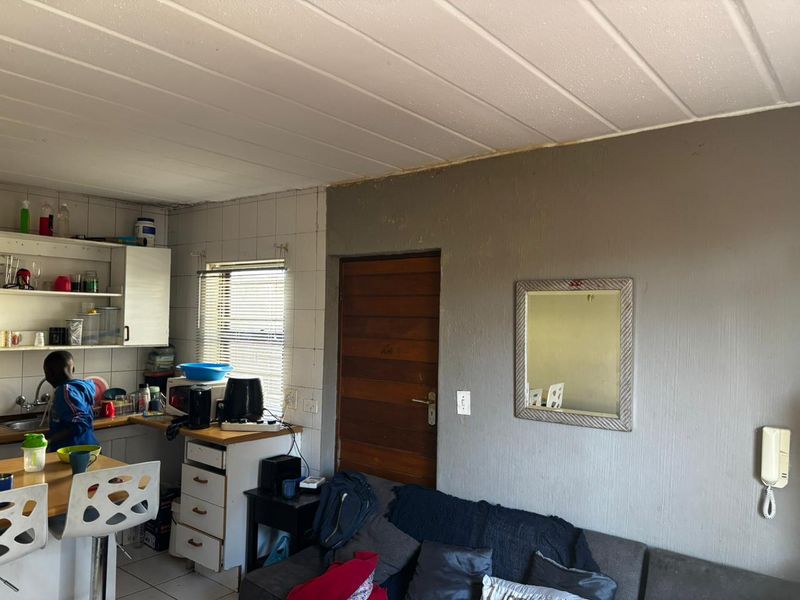 1 Bedroom, 1 Bathroom Ground floor Unit To Let - Photo 3