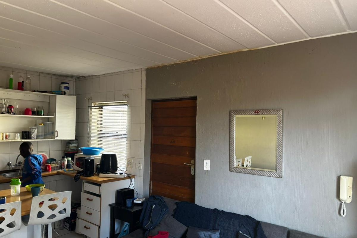 1 Bedroom, 1 Bathroom Ground floor Unit To Let - Photo 3