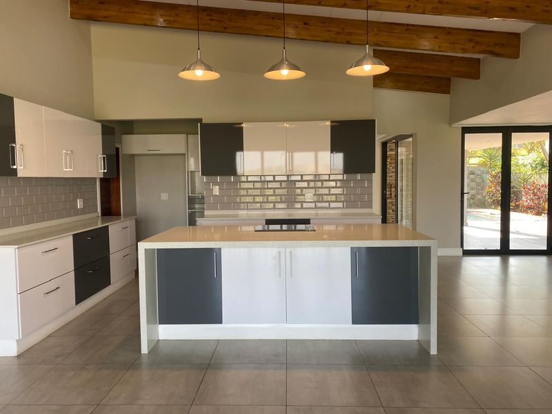 Family Home For Rental in Palm Lakes Estate - Photo 2