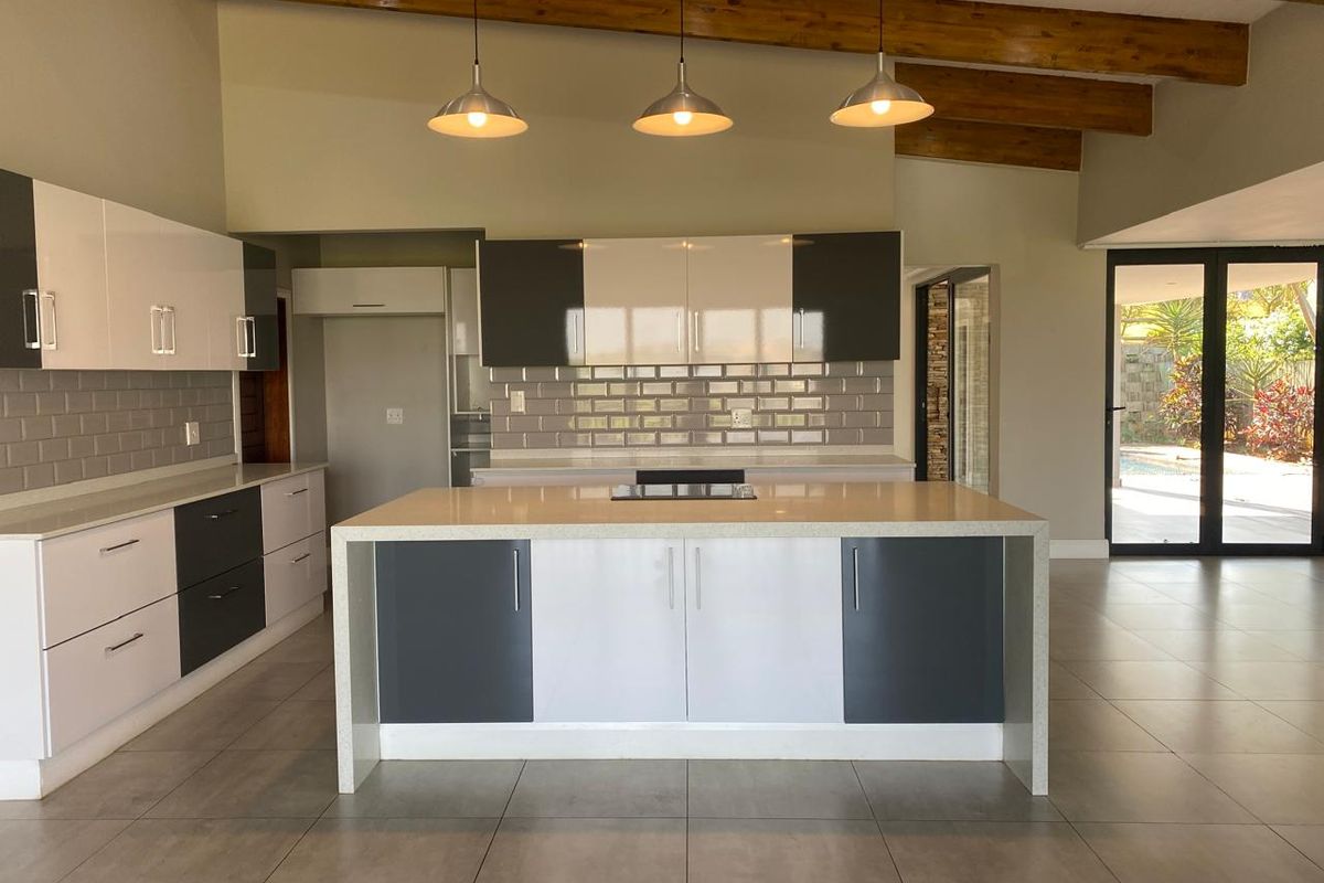 Family Home For Rental in Palm Lakes Estate - Photo 2