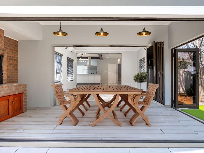 Luxury Modern Renovation in Sought-After Security Estate - Photo 10