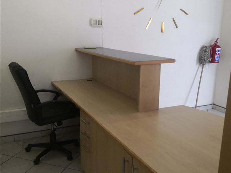 FOR SALE - LARGE PROPERTY WAREHOUSE & OFFICES - Photo 10