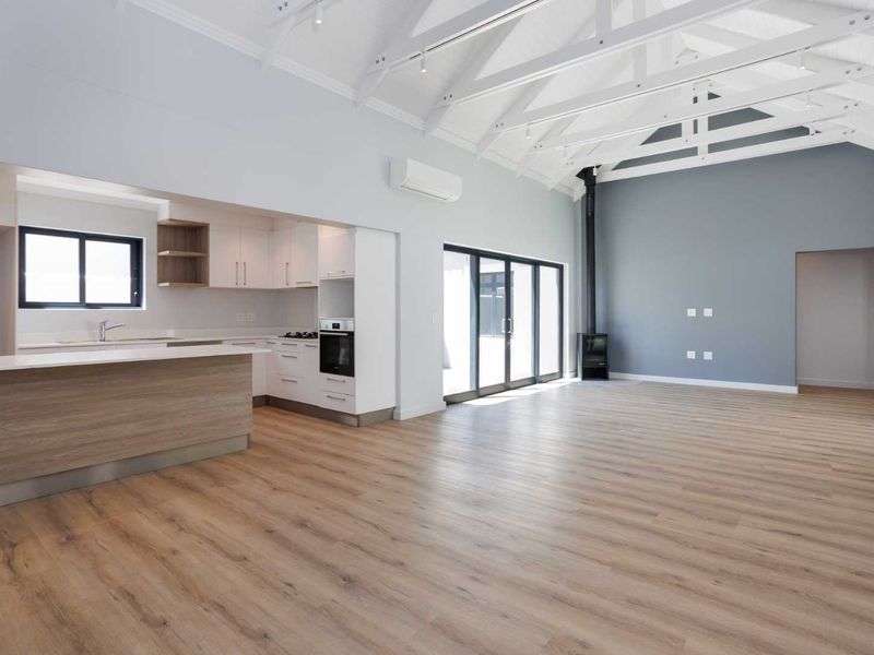 A Spacious Single-Level Home Designed for Elegant Retirement Living - Photo 2