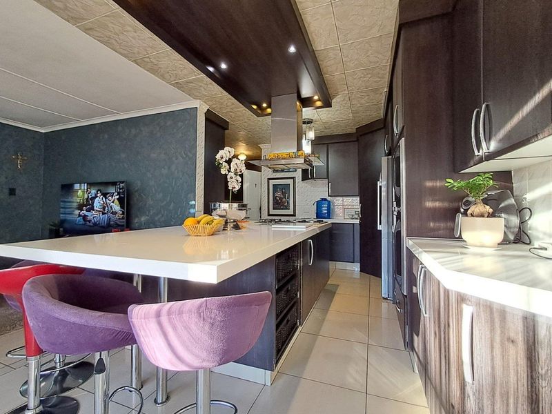 4 Bedroom House for sale in Albemarle - Photo 9