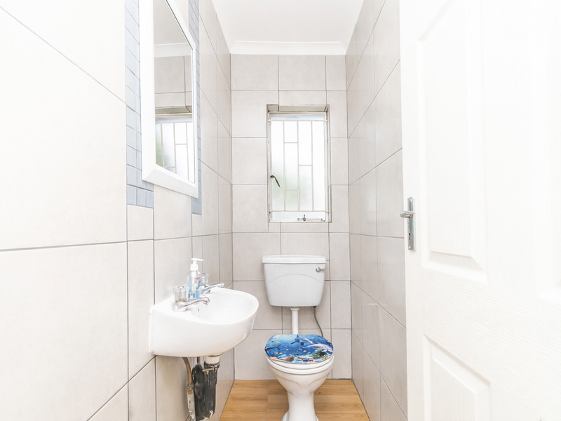 Perfect 3 bedroom Townhouse in a Secure Complex in Northwold - Photo 10