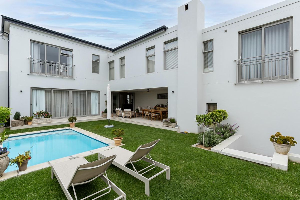 Elegant Family Home in Exclusive Westruther Estate, Paradyskloof – Stellenbosch - Photo 3