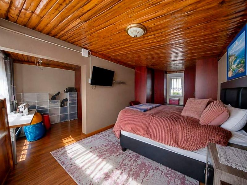 3 Bedroom House for Sale in Rothdene - Photo 10