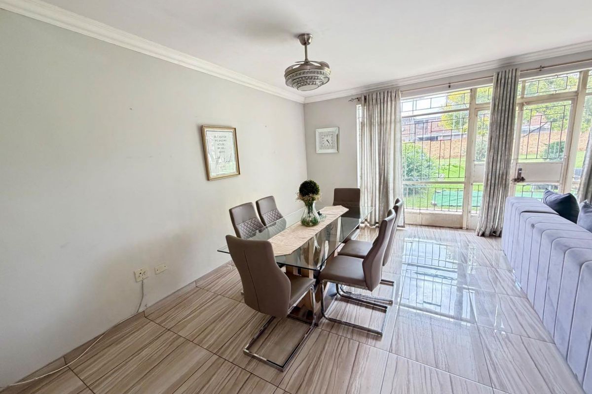 Spacious Bedrooms with Stylish Finishes in The Fountains - Photo 2