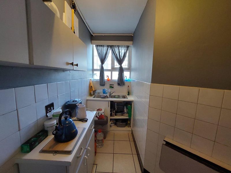 Bachelor apartment to let in Mouille Point - Photo 8