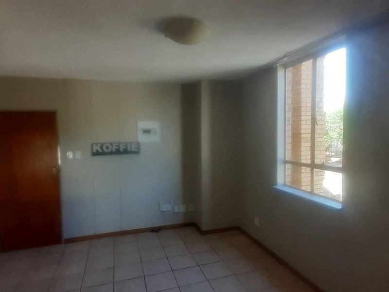 2 Bedroom to rent in Hatfield - Photo 7