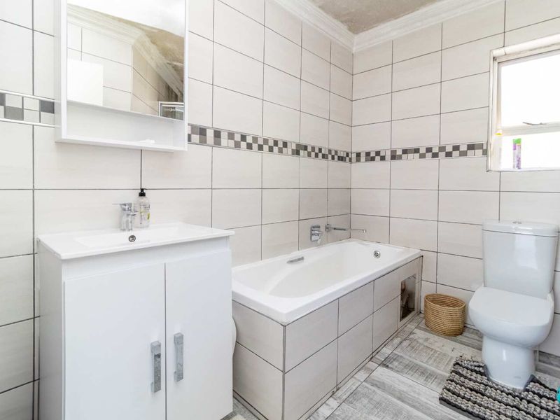 Live Securely, Close to Everything! - Photo 9