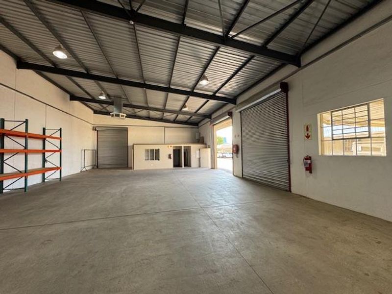 TO LET | Warehouse with Office Component - Photo 7