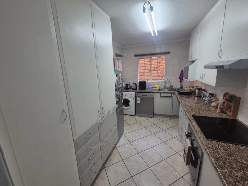 Modern Ground-Floor Townhouse in The Wilds Lifestyle Estate - Photo 9