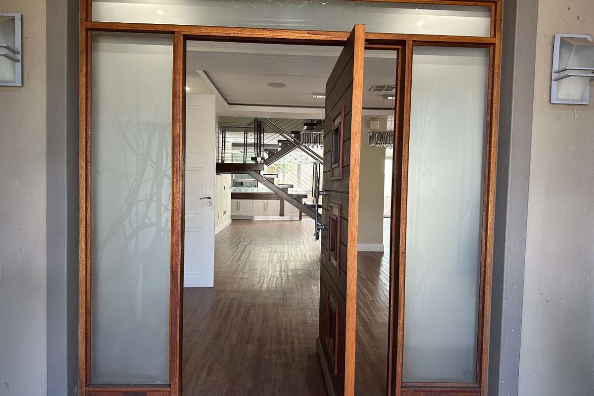 Elegant Family Home Designed for Modern Living & Effortless Entertaining - Photo 2