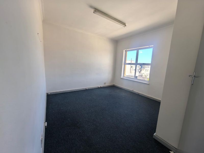 Business space to let in sort after Newton Park - Photo 9