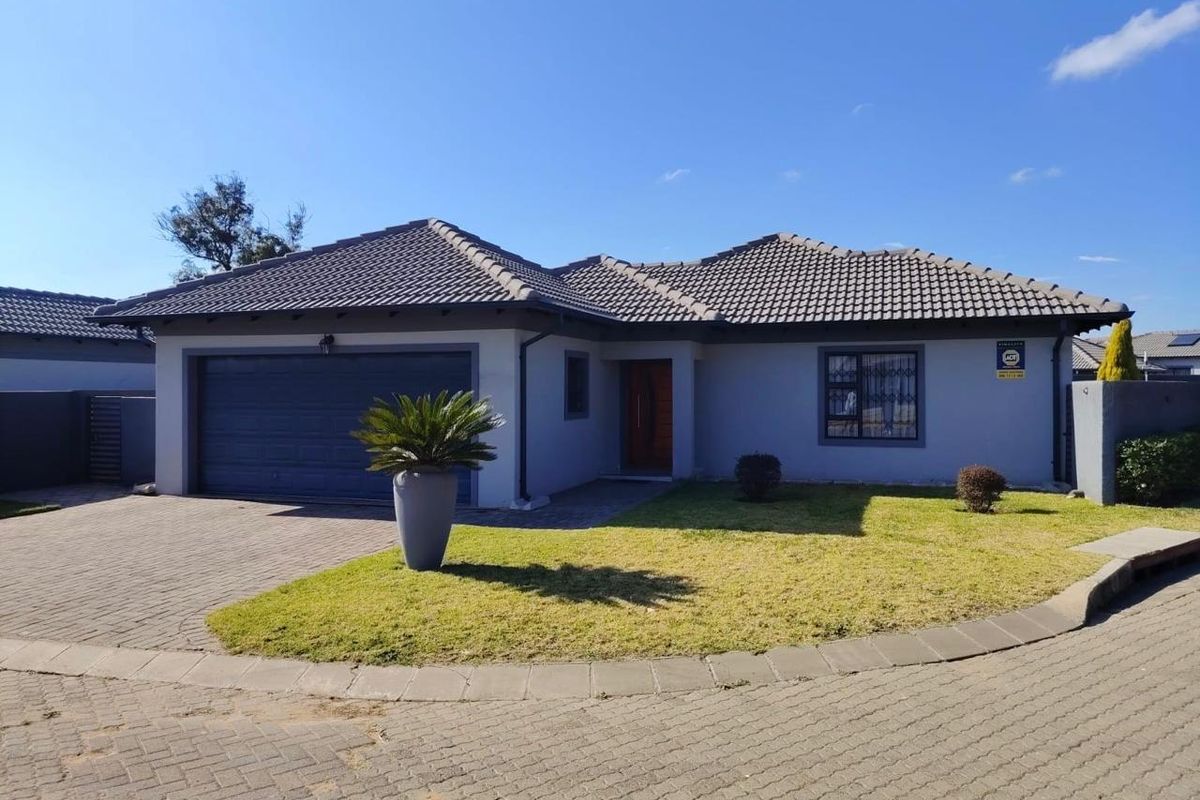 3 Bedroom House for sale In Mackenzie Park - Photo 3