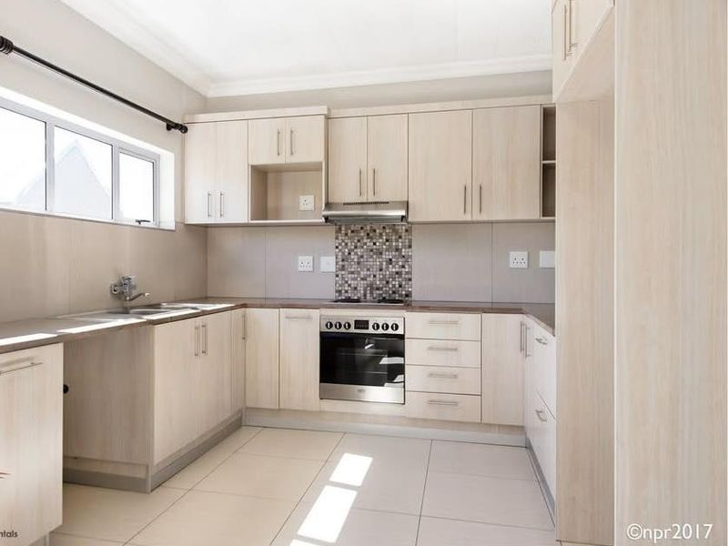 2 Bedroom Unit in Le Mont Complex, Avis - Photo 2