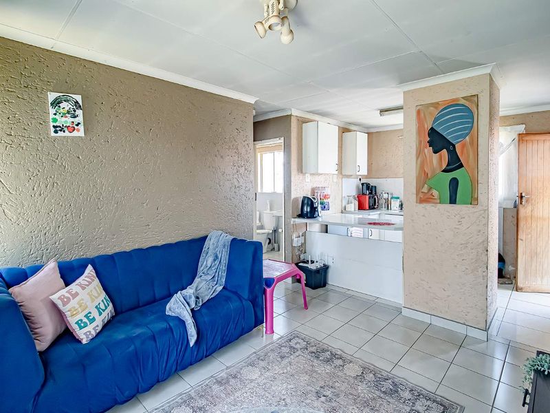 Top Floor Unit For Rental - Photo 10
