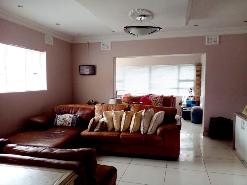 4 Bedroom House to let in Malvern - Photo 4