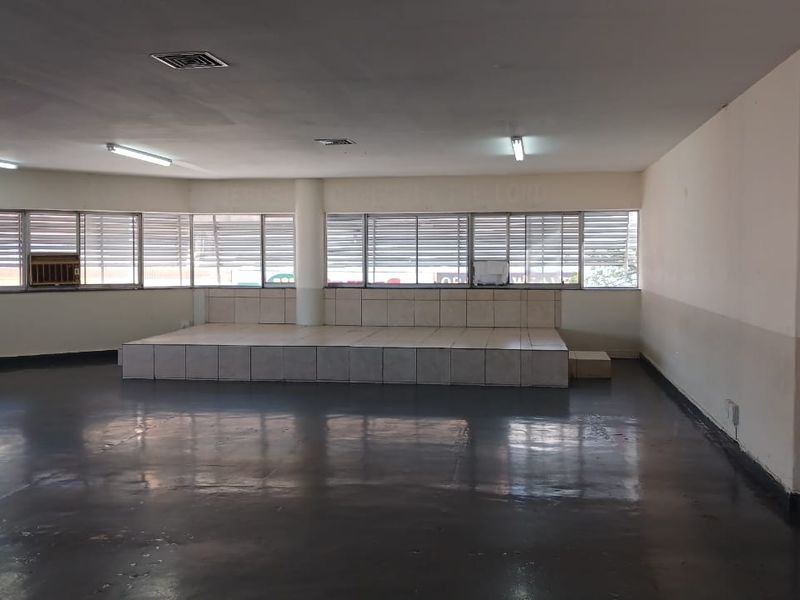 377 sqm commercial space in Claremont - Photo 3