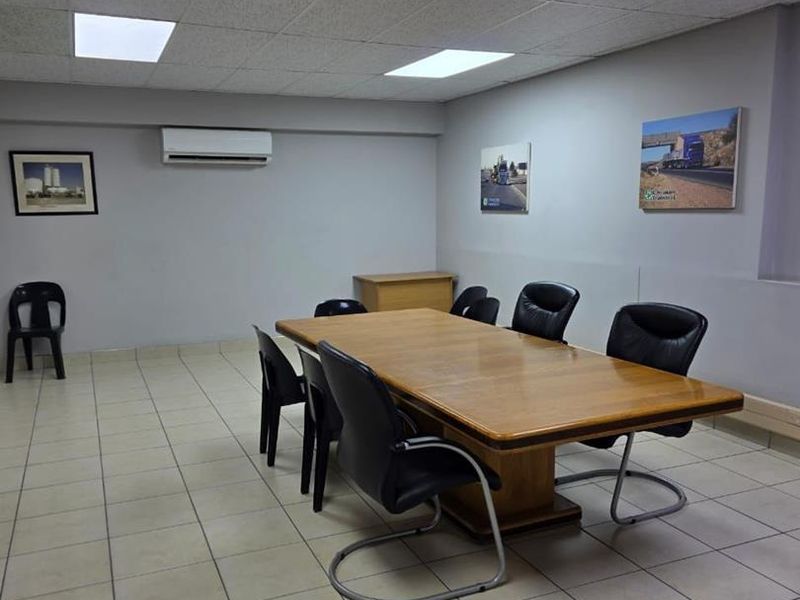 Industrial warehouse for sale in Brakwater - Photo 10