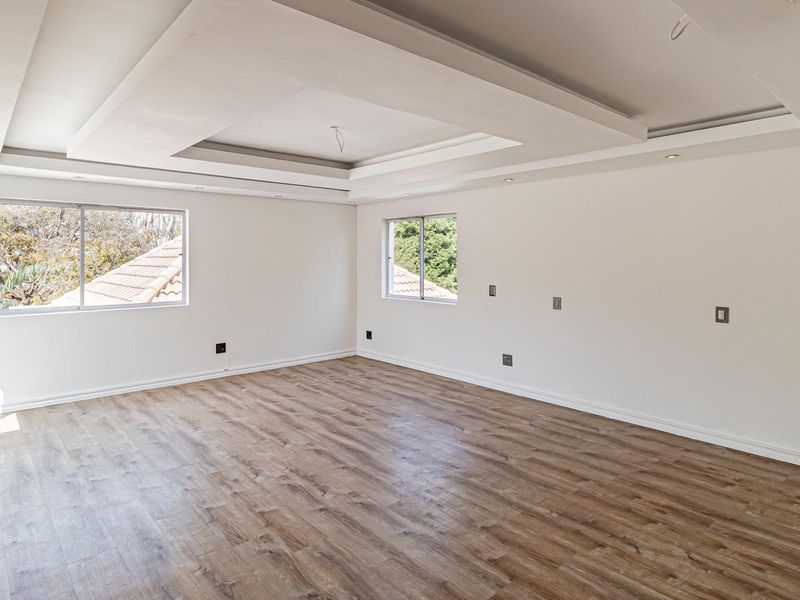 4 Bedrooms newly renovated Immaculate home. - Photo 9