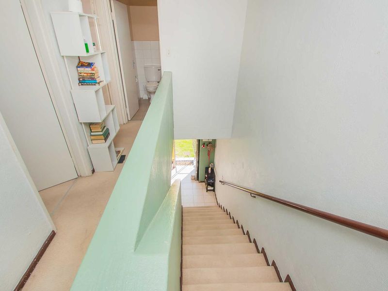 Modern Open Plan Living with a Mediterranean Flair! - Photo 9