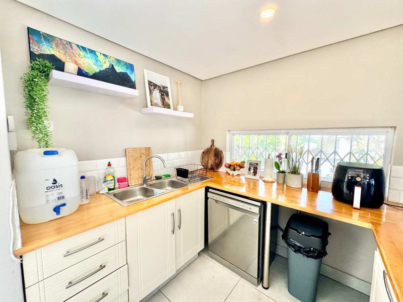 Hendra Estates - Stunning Sea-View Apartment For Sale In Umhlanga - Photo 9