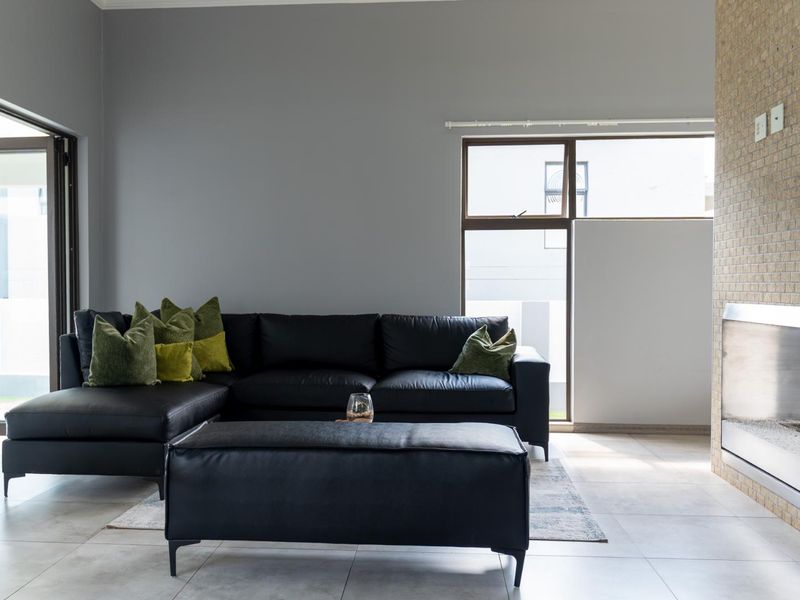 Stylish & Spacious. Your Family's Perfect Retreat - Photo 5