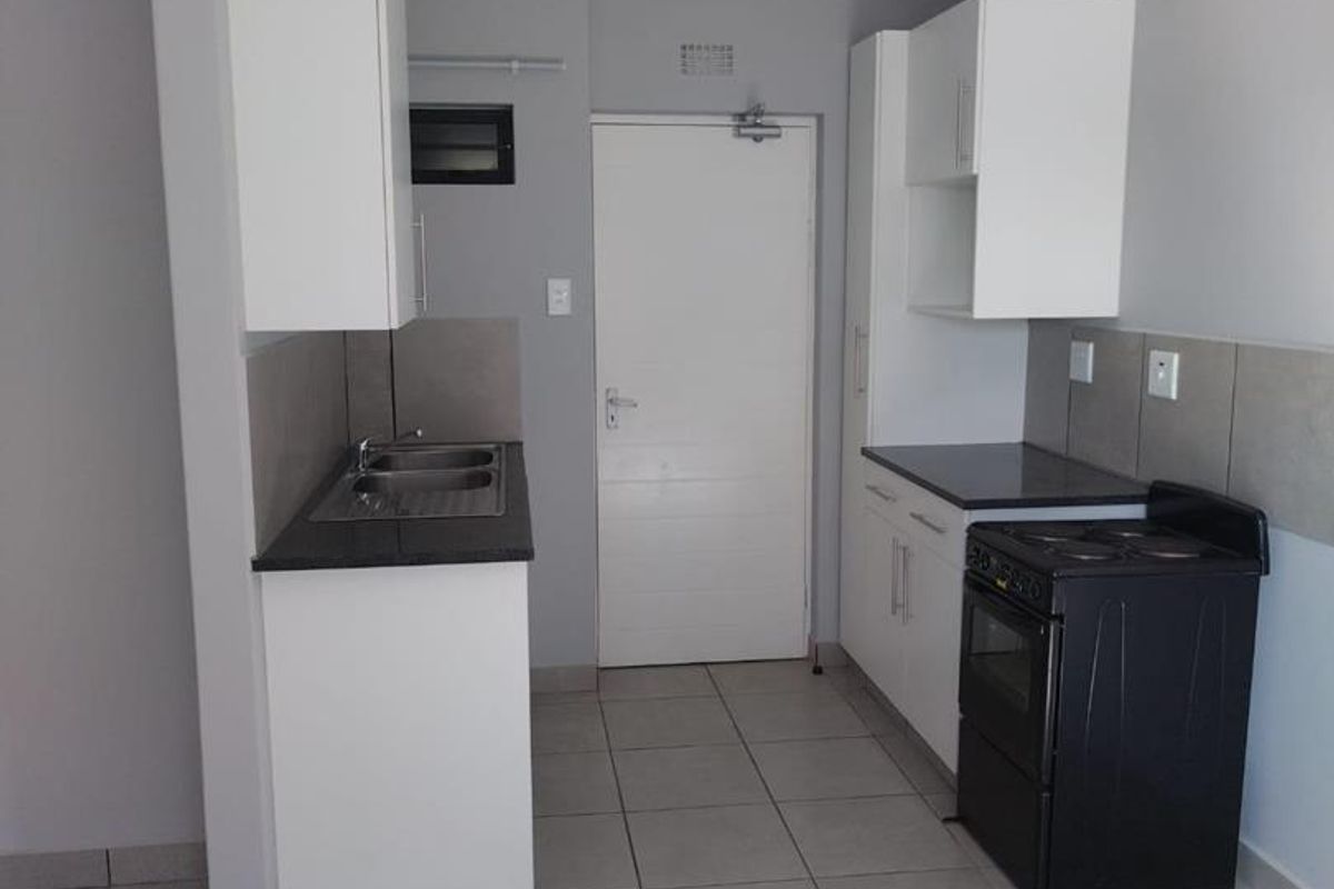 Cranes@Riverside R 580 000, 2 beds , 1 bath - Photo 5