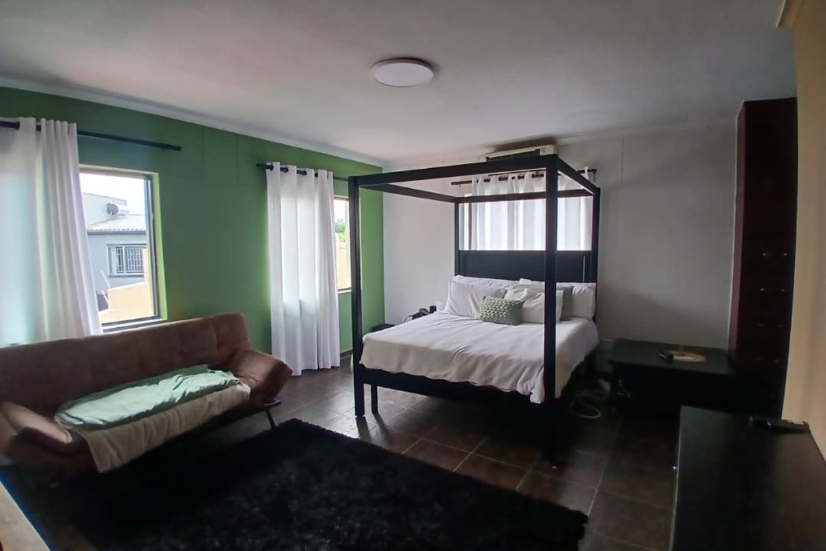 5 Bedroom Freestanding House with Flat 🤩 - Photo 5