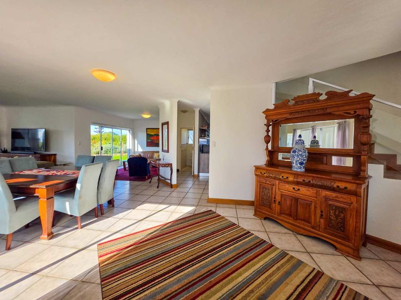 Golf Course Living with Spectacular Ocean Views – Stilbaai West - Photo 3