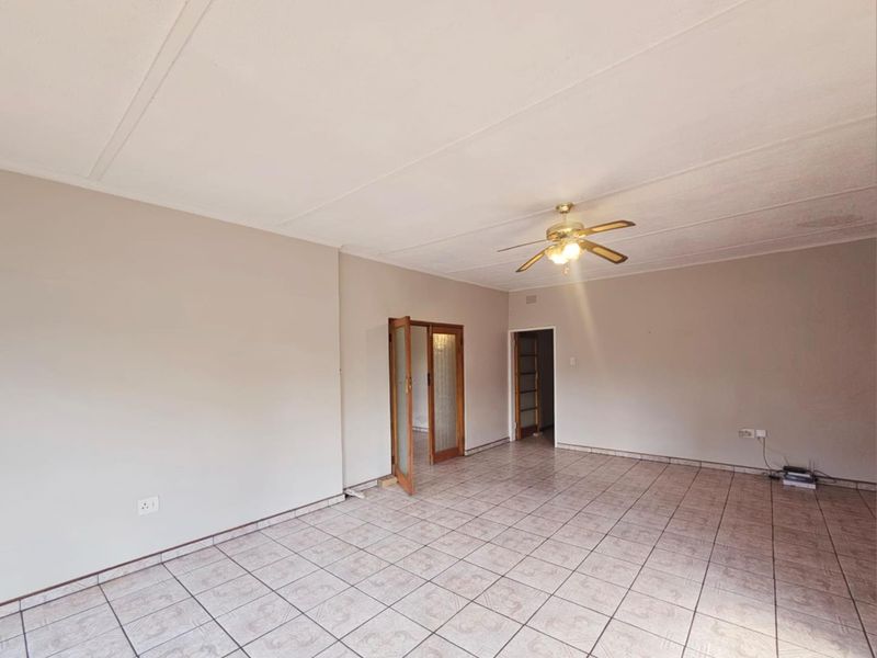 Live Where Everything You Need Is Just Around The Corner. - Photo 8