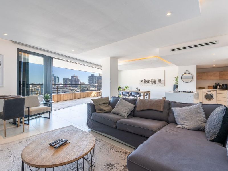 Luxury 3-Bedroom Penthouse | Panoramic Views - Photo 4