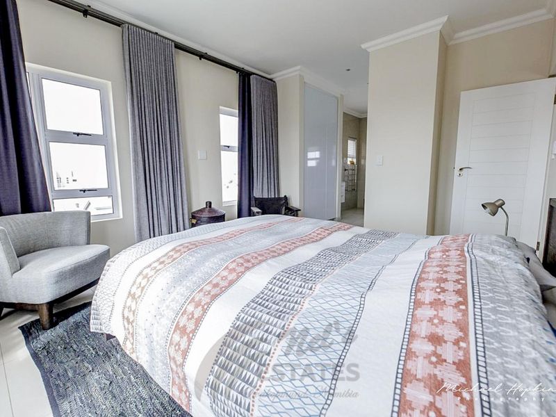 Penthouse For Sale in Central Swakopmund - Photo 9