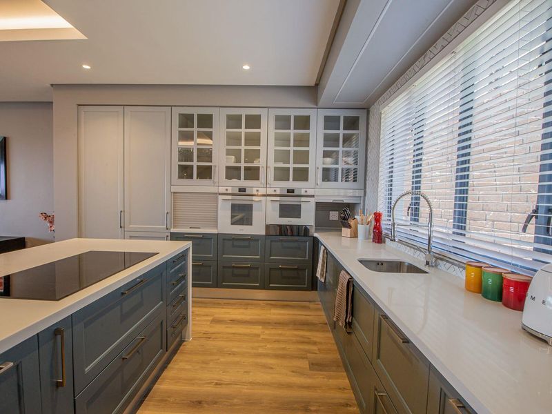 AM Weinberg Villa – Luxury Living in a Serene Suburb - Photo 9