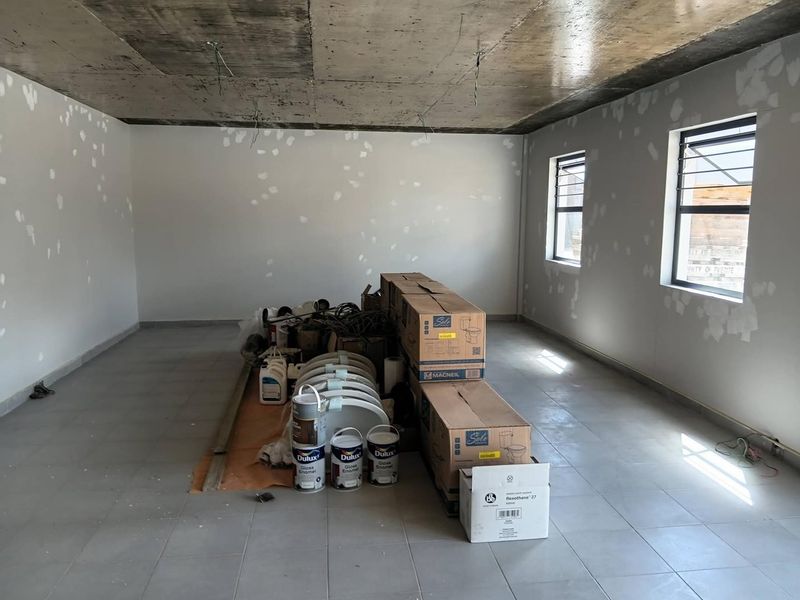 Mixed use warehouse to let in Northern Industrial - Photo 4