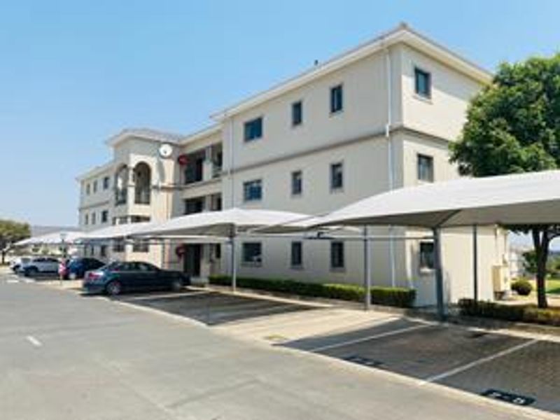 A Lovely 2 Bedroom Apartment for Sale in Summerset - Photo 2