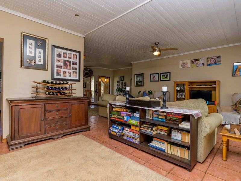 Spacious entertainers delight. - Photo 10