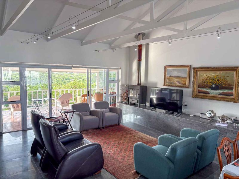Where Family Comfort Meets a Coveted Goukou River Location - Photo 5
