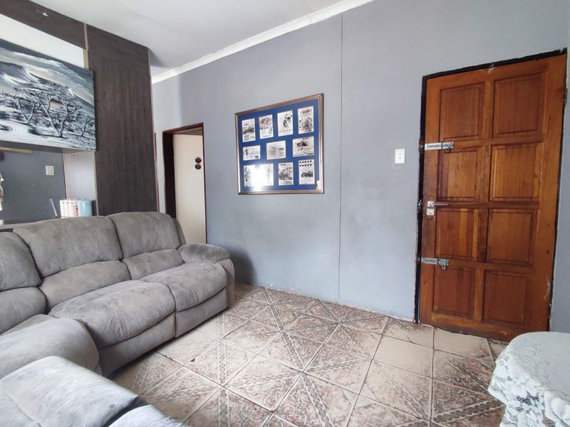 8 Bedroom House ti Sale in Cosmo City - Photo 8