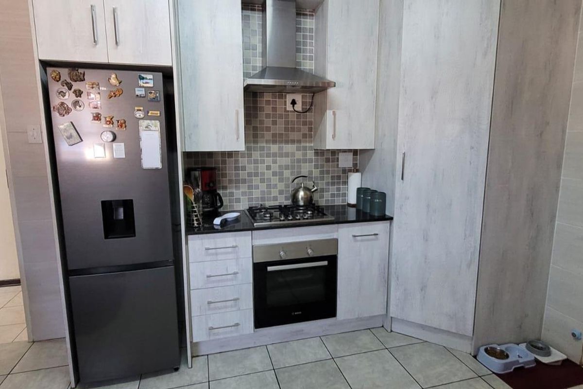 Dual-Living Potential in Randhart - Photo 5