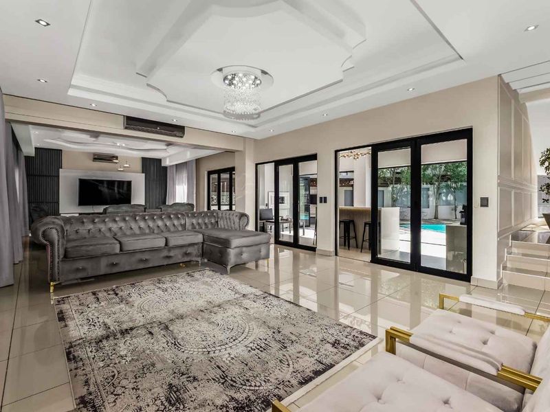 Splendid 5 Bedroom House for Sale in Cedar Creek - Photo 8