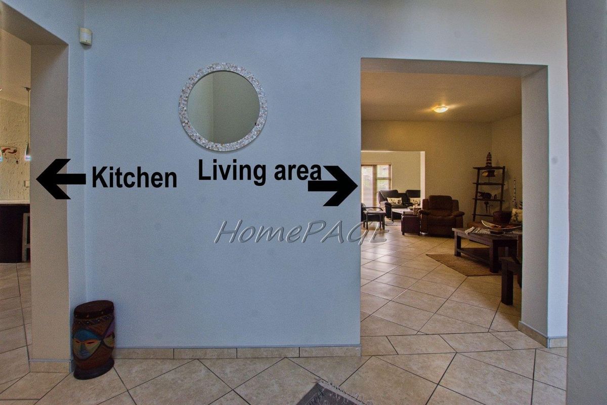 Fairway Estate, Walvis Bay: 4 Bedr double storey home with lots of space for sale - Photo 2