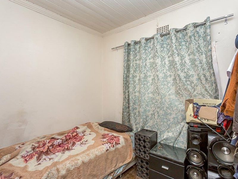 3 Bedroom Home with Value Potential in Brooklyn - Photo 9