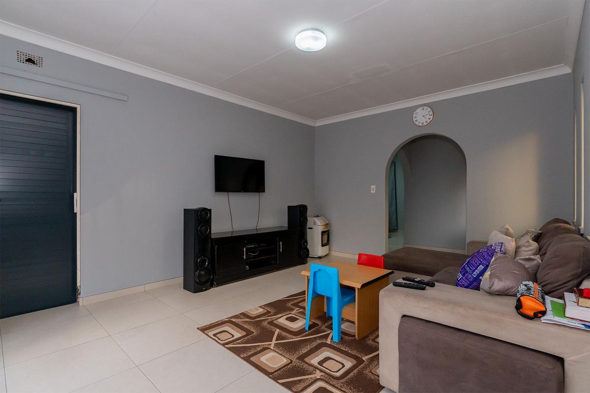Spacious 3-Bedroom Family Home with Flatlet in Secure Boomed Area Birch Acres - Photo 3