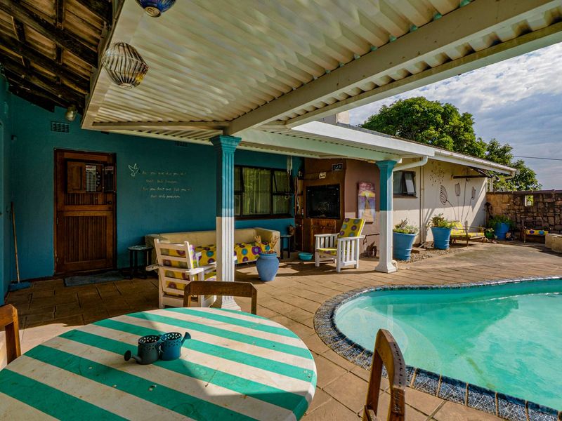 Above road level home with cottage - Photo 10