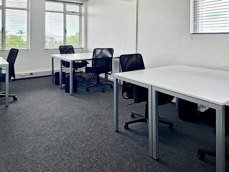 Private office space for 5 persons in Regus 97 York Street - Photo 1