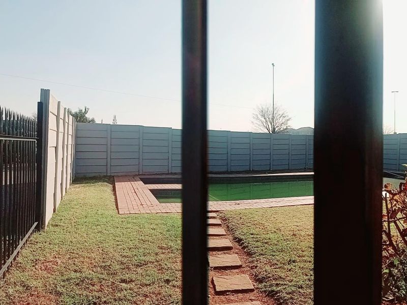 A SPACIOUS APARTMENT - Photo 10